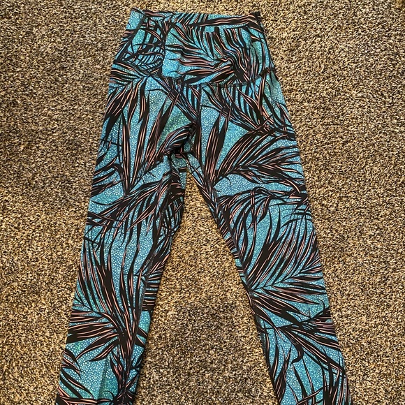 Lululemon leggings - Picture 2 of 4